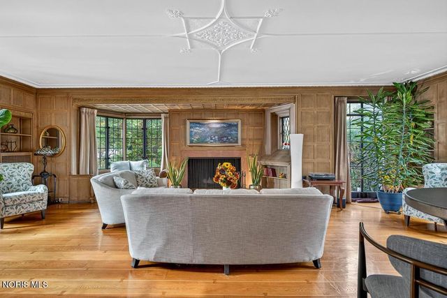 4215 River Road, Toledo, OH 43614