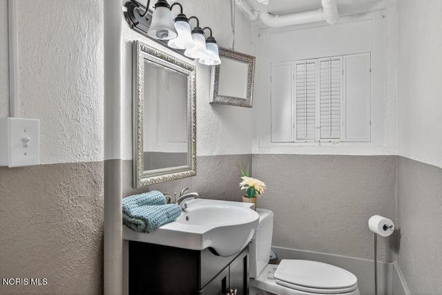 4215 River Road, Toledo, OH 43614