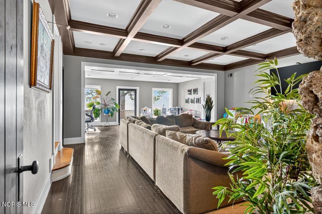 4215 River Road, Toledo, OH 43614