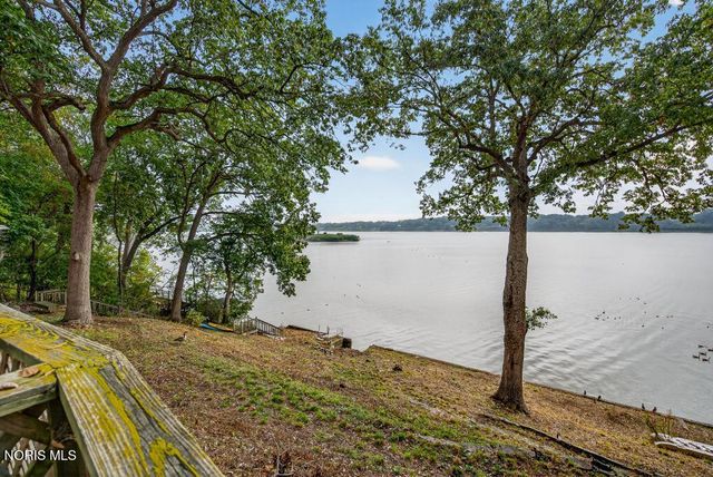 4215 River Road, Toledo, OH 43614