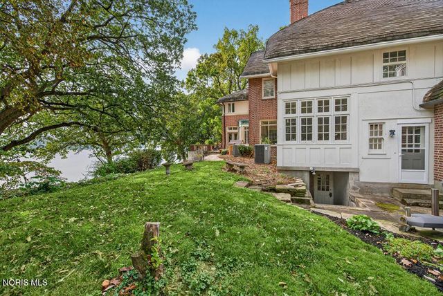 4215 River Road, Toledo, OH 43614