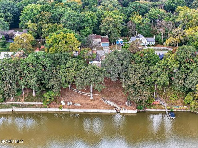 4215 River Road, Toledo, OH 43614