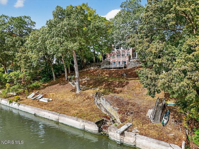 4215 River Road, Toledo, OH 43614