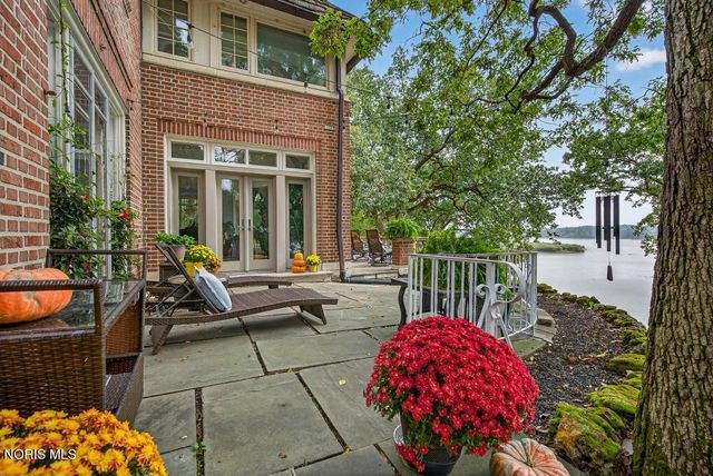 4215 River Road, Toledo, OH 43614