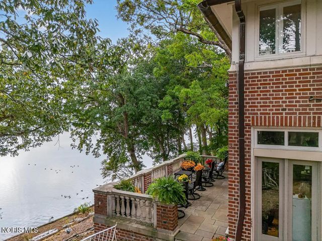 4215 River Road, Toledo, OH 43614