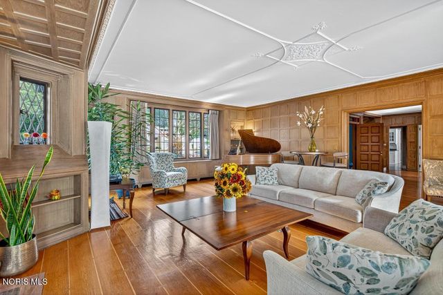 4215 River Road, Toledo, OH 43614