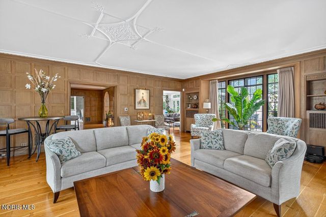 4215 River Road, Toledo, OH 43614