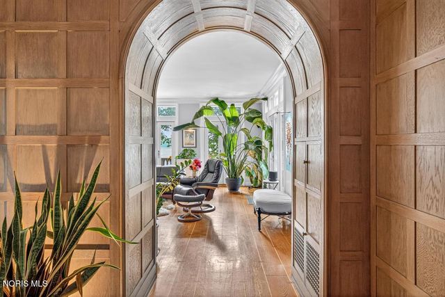 4215 River Road, Toledo, OH 43614