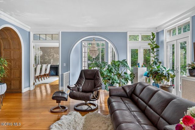 4215 River Road, Toledo, OH 43614