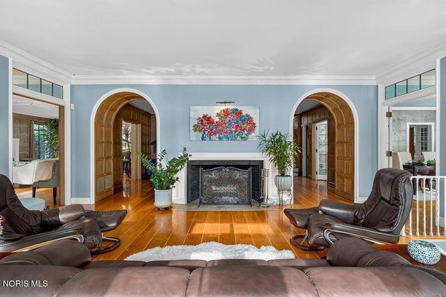 4215 River Road, Toledo, OH 43614