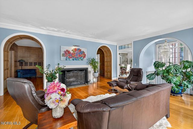 4215 River Road, Toledo, OH 43614