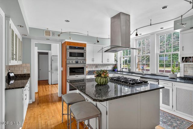 4215 River Road, Toledo, OH 43614