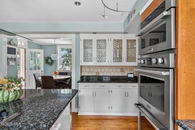 4215 River Road, Toledo, OH 43614