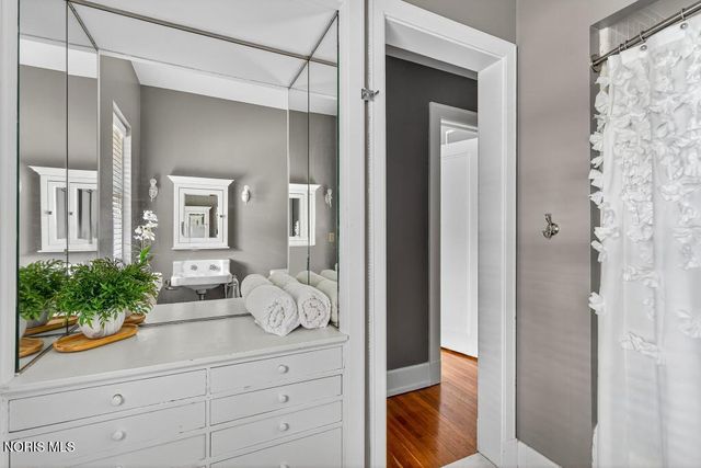 4215 River Road, Toledo, OH 43614