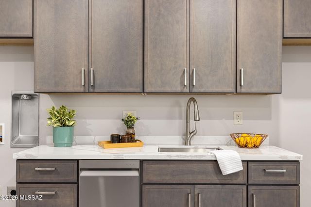 935 S Fremont Avenue, Tucson, AZ 85719