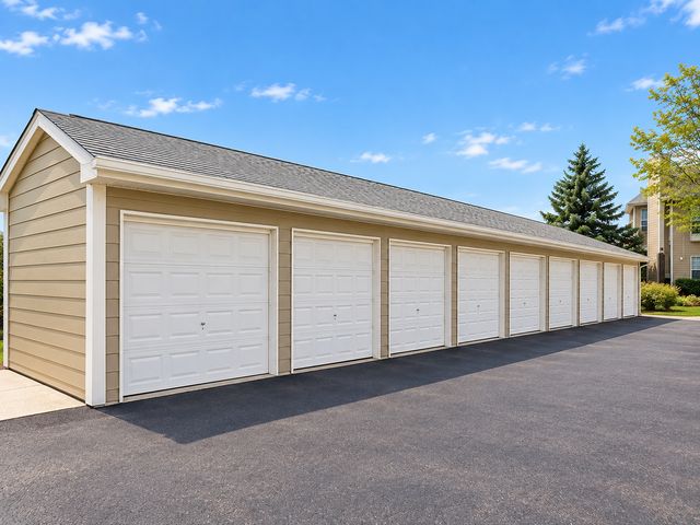 2240 Ridge Drive 33, Saint Louis Park, MN 55416
