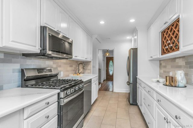 138 Brook Street, Garden City, NY 11530