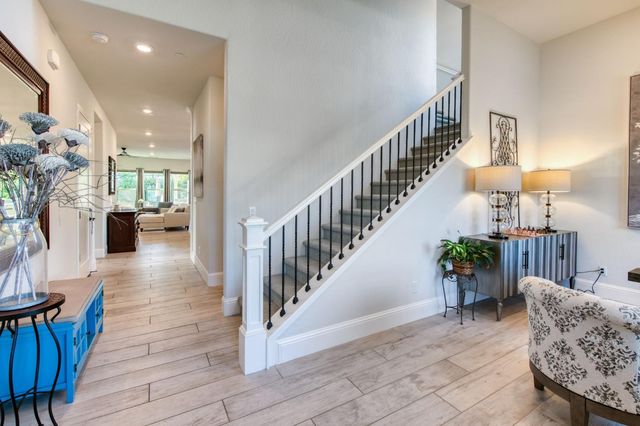 2308 E Mazie Avenue, Fresno, CA 93730