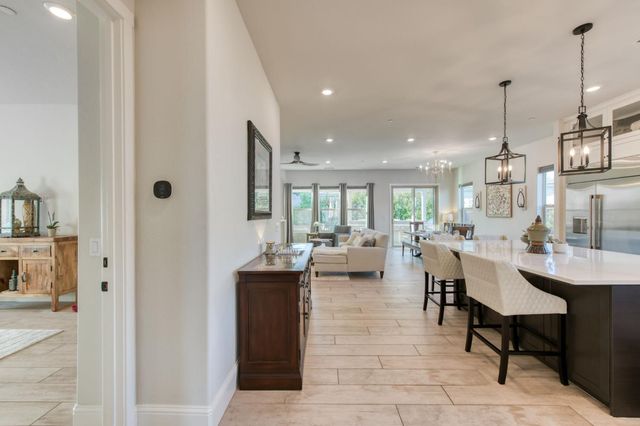 2308 E Mazie Avenue, Fresno, CA 93730