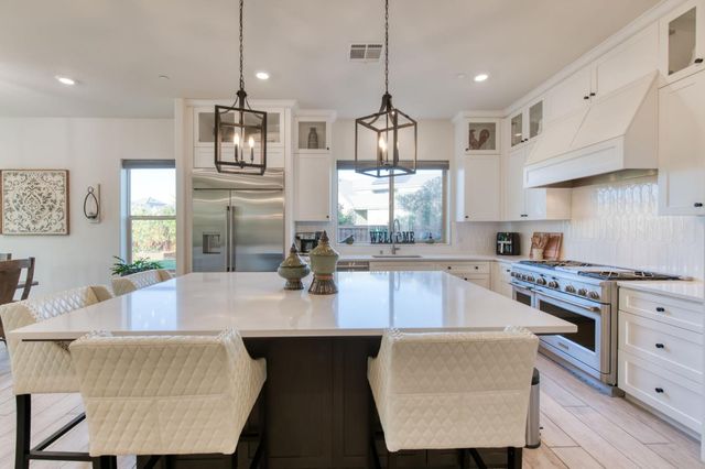 2308 E Mazie Avenue, Fresno, CA 93730