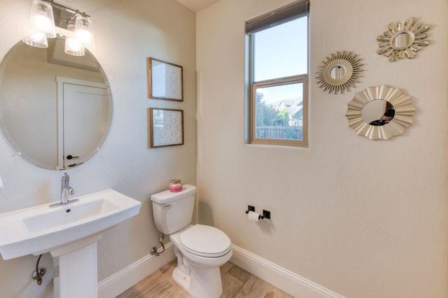 2308 E Mazie Avenue, Fresno, CA 93730
