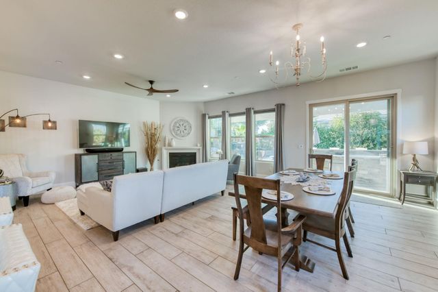 2308 E Mazie Avenue, Fresno, CA 93730