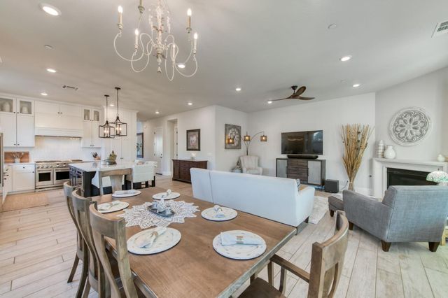2308 E Mazie Avenue, Fresno, CA 93730