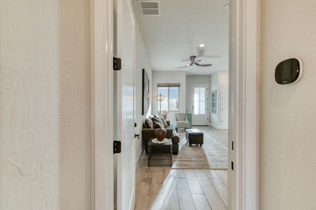 2308 E Mazie Avenue, Fresno, CA 93730