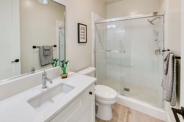 2308 E Mazie Avenue, Fresno, CA 93730