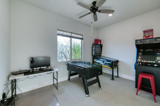 2308 E Mazie Avenue, Fresno, CA 93730