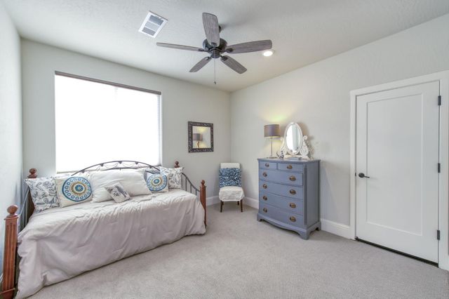 2308 E Mazie Avenue, Fresno, CA 93730