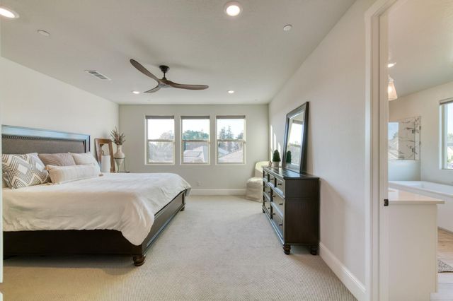 2308 E Mazie Avenue, Fresno, CA 93730