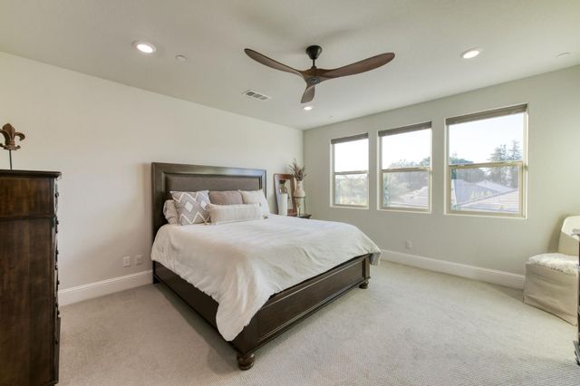 2308 E Mazie Avenue, Fresno, CA 93730