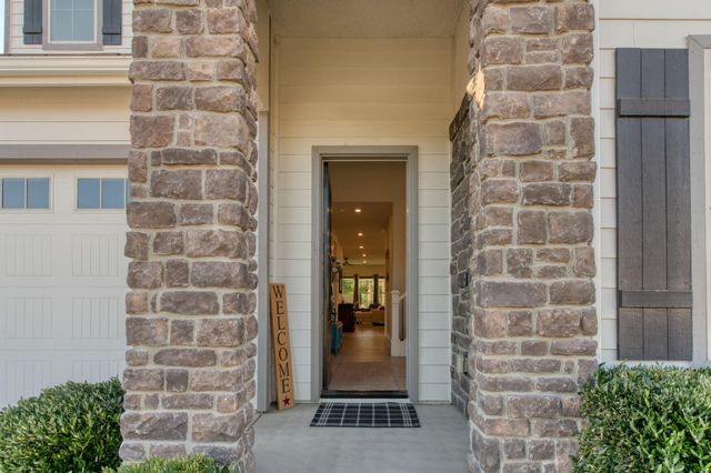 2308 E Mazie Avenue, Fresno, CA 93730