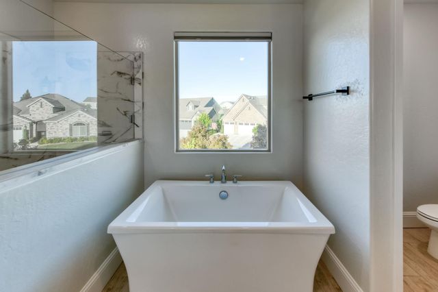 2308 E Mazie Avenue, Fresno, CA 93730