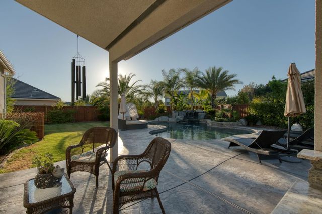 2308 E Mazie Avenue, Fresno, CA 93730
