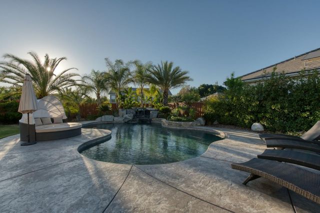 2308 E Mazie Avenue, Fresno, CA 93730
