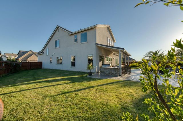 2308 E Mazie Avenue, Fresno, CA 93730