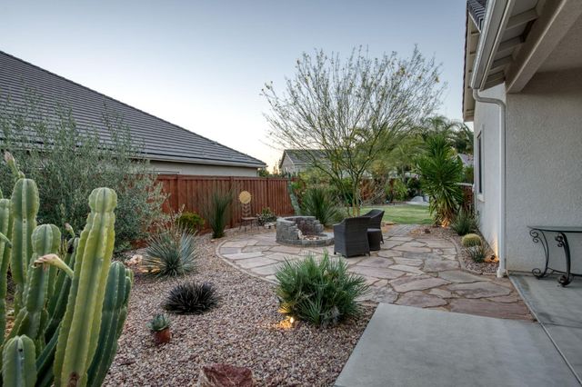2308 E Mazie Avenue, Fresno, CA 93730