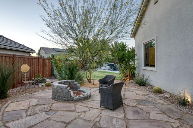 2308 E Mazie Avenue, Fresno, CA 93730