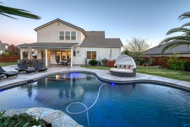 2308 E Mazie Avenue, Fresno, CA 93730