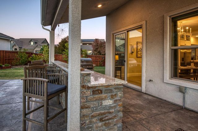 2308 E Mazie Avenue, Fresno, CA 93730