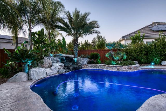 2308 E Mazie Avenue, Fresno, CA 93730