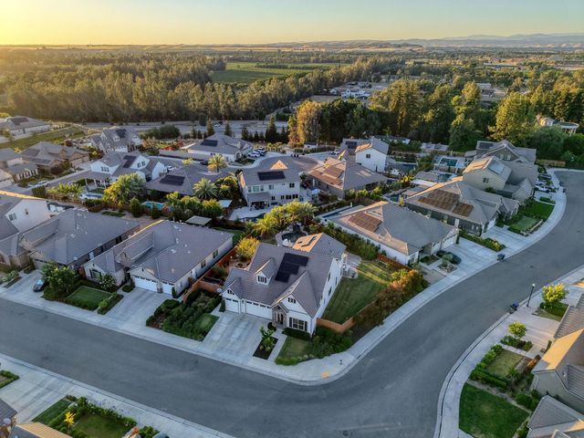 2308 E Mazie Avenue, Fresno, CA 93730