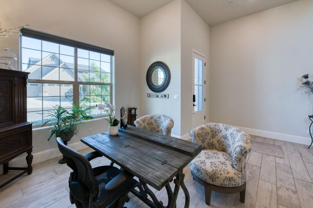 2308 E Mazie Avenue, Fresno, CA 93730