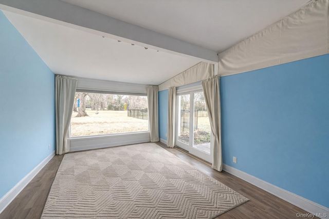 21 Lloyd Haven Drive, Lloyd Harbor, NY 11743