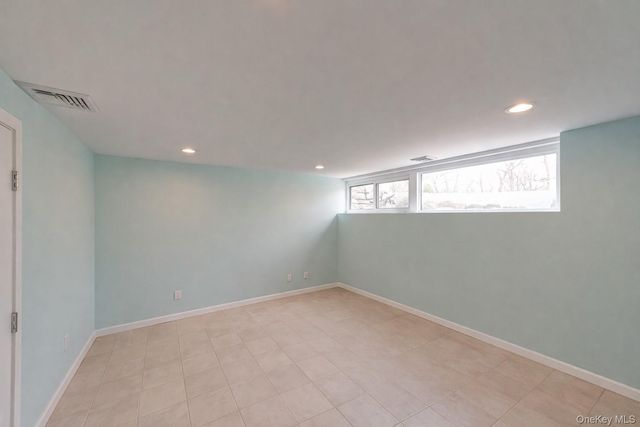 21 Lloyd Haven Drive, Lloyd Harbor, NY 11743