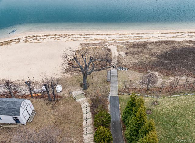 21 Lloyd Haven Drive, Lloyd Harbor, NY 11743