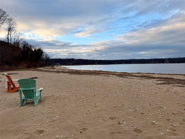 21 Lloyd Haven Drive, Lloyd Harbor, NY 11743