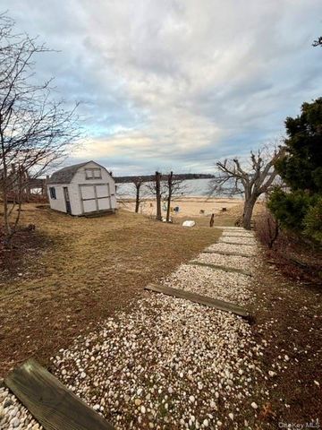 21 Lloyd Haven Drive, Lloyd Harbor, NY 11743